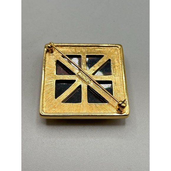 Vintage Signed Monet Square Black Pin Brooch Gold Tone Setting Elegant Jewelry - Picture 4 of 6